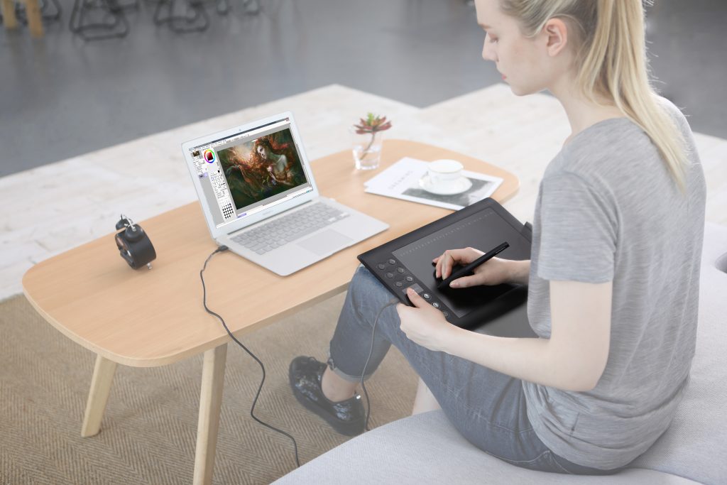 RT & Follow to Win Graphics Tablet, Raffle on Twitter